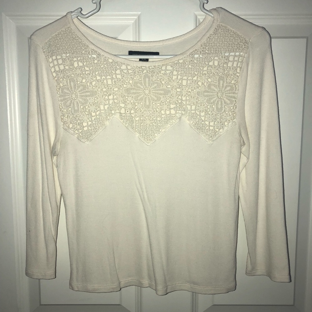 Quarter sleeve top